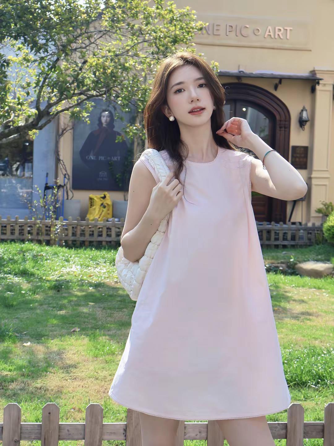 春风吹来明媚的阳光味道今天穿什么