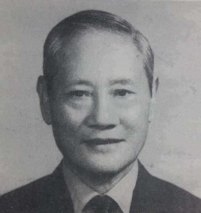 1954年，一名特务敲开龙绳武在香港的家门，对他说：“台湾需要你，总统也记得你。