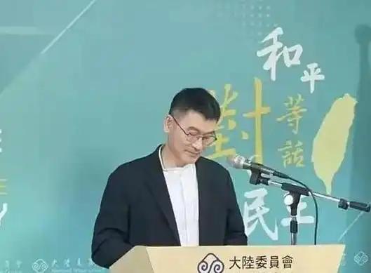 台湾陆委会副主委梁文杰公开点名19位台湾艺人，只因他们在国庆当天发了一句“祖国生