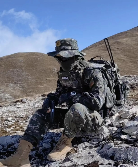 武警特战侦查轻装高原山地造型！！！简直太帅了！！！