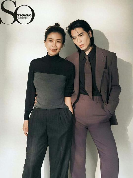 萧敬腾把大14岁妻子养的真好！夫妻俩最新杂志封面配一脸，原来“老妻少夫”还能这么