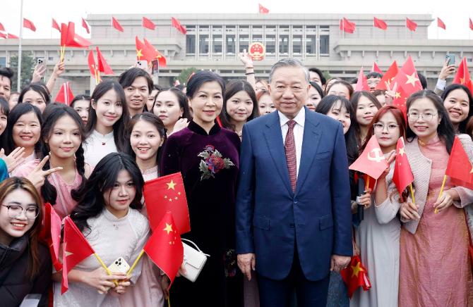 成了，越南答应中国了 北京时间4月15日，中越双方举行了会谈，最终顺利谈妥，