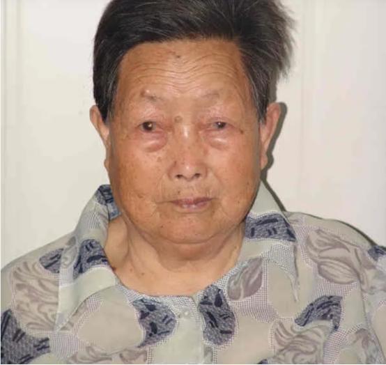 1937年12月的南京，寒风裹挟着血腥气，笼罩着这座沦陷的古都。日军的铁蹄