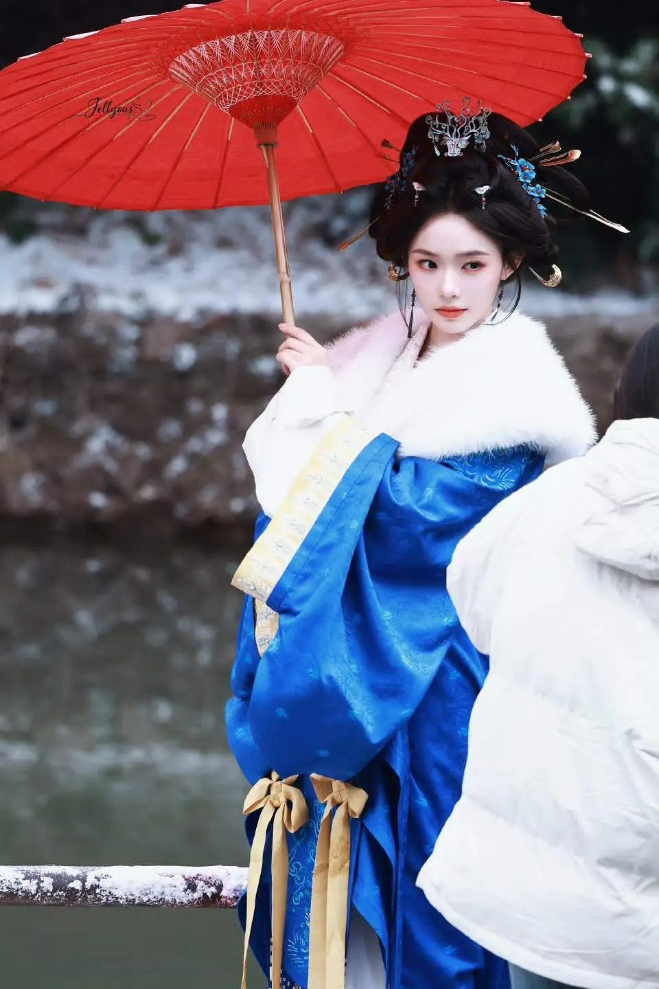 古装剧这种复杂的头饰真的好看吗？