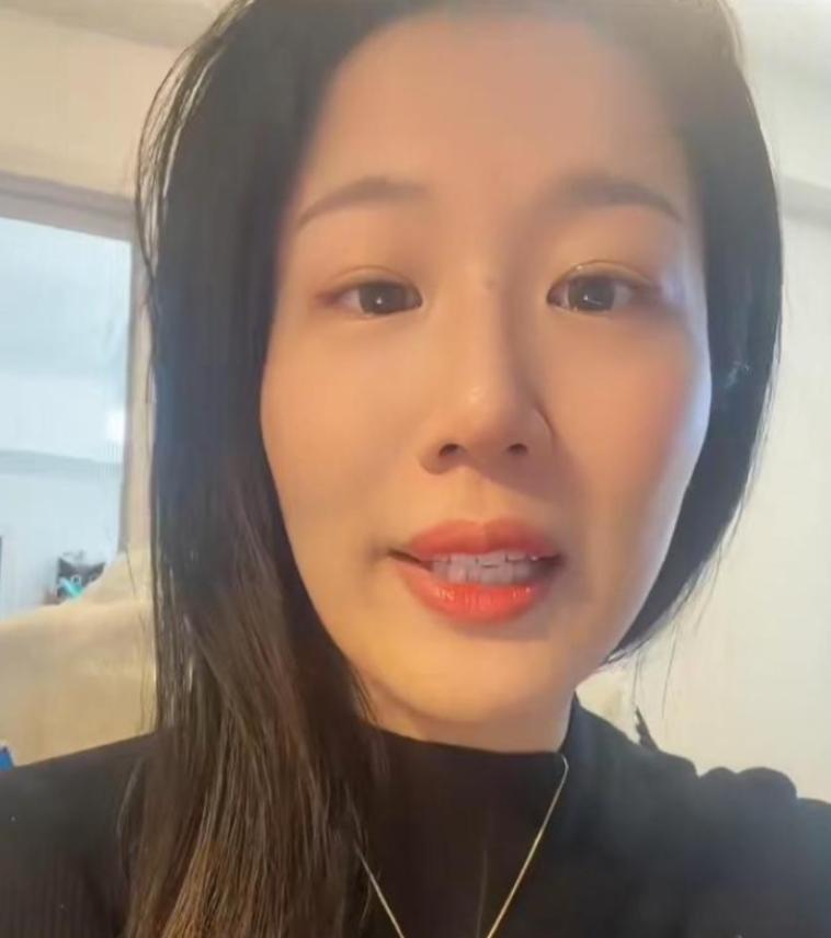 “这是迷信吗？”一对情侣年后找中介租了套老房，本来还算满意，结果打扫卫生收拾床底