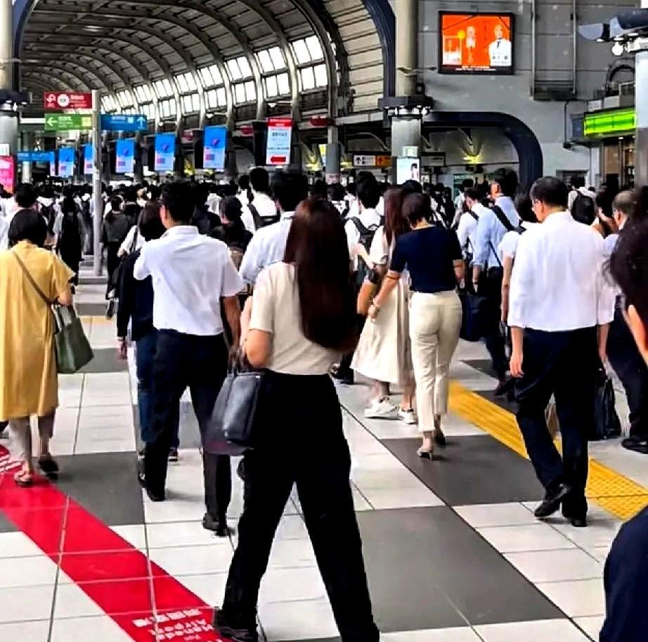 最近看到一则新闻挺有感触：全国每年2000万退休人员里，差不多一半人还想接着工作