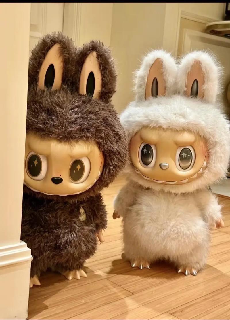 3月25日泡泡玛特国际集团发布2025年财报。营收371.2亿元，同比增长1