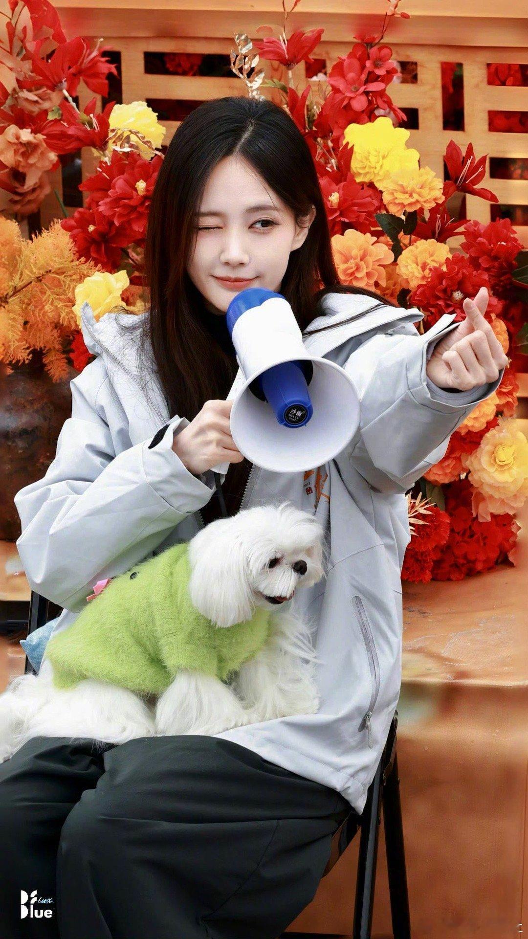 李一桐逆应援三百个披萨和奶茶我天啊‼️啊啊啊啊啊，李一桐真的好暖啊，李一桐的爱