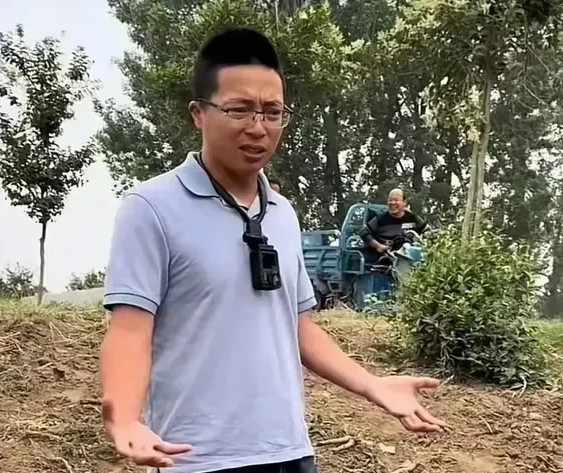 “魔法攻击”？安徽玉米苗被连夜拔除，环保调查引发热议，派出所已介入