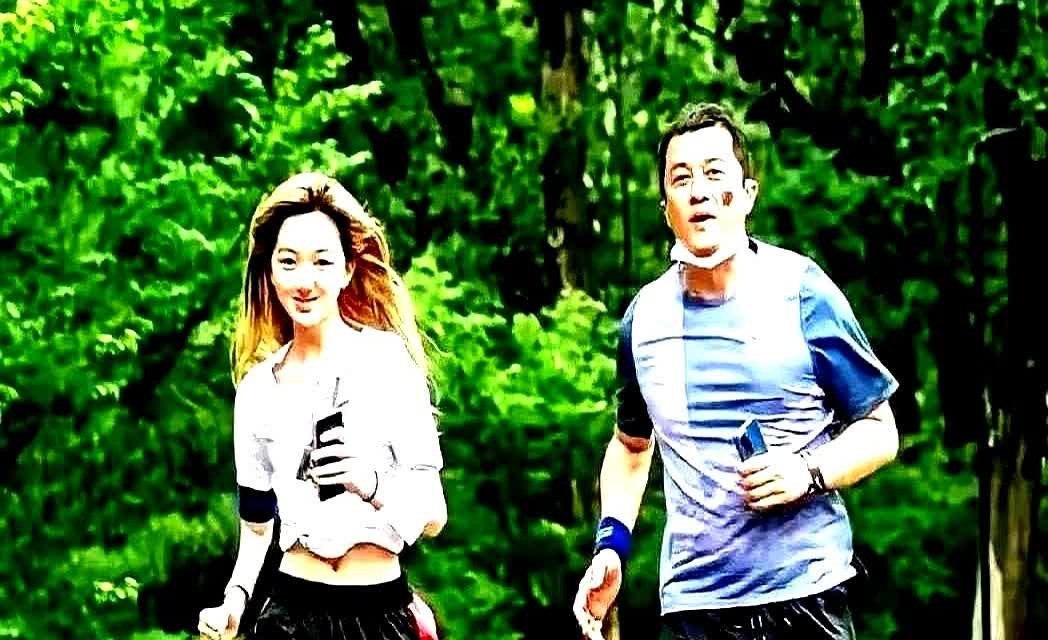 王菲做梦都没想到，李嫣竟然发文了。17岁的李嫣突然在社交平台说："我爸教