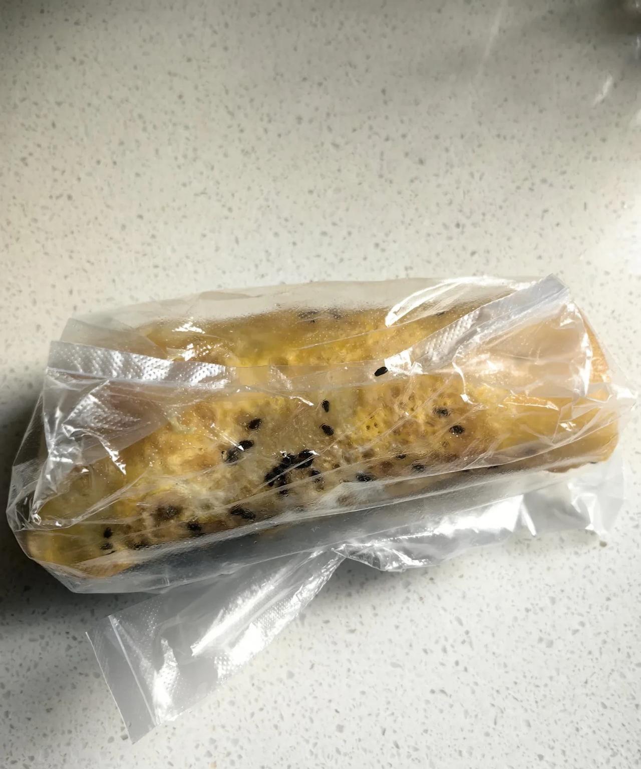 有点令人诧异的超意兴，早上去超意兴吃早饭，然后带有一份，看着有一个袋子装好的鸡蛋