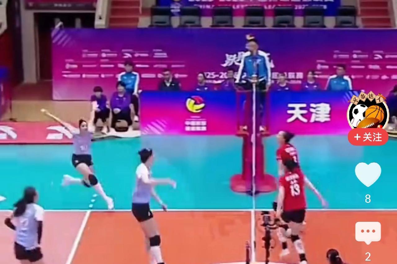 天津女排的状态出早啦！主场能打出忘我境界的兴奋劲头儿，也只有陈方和他率领的天津
