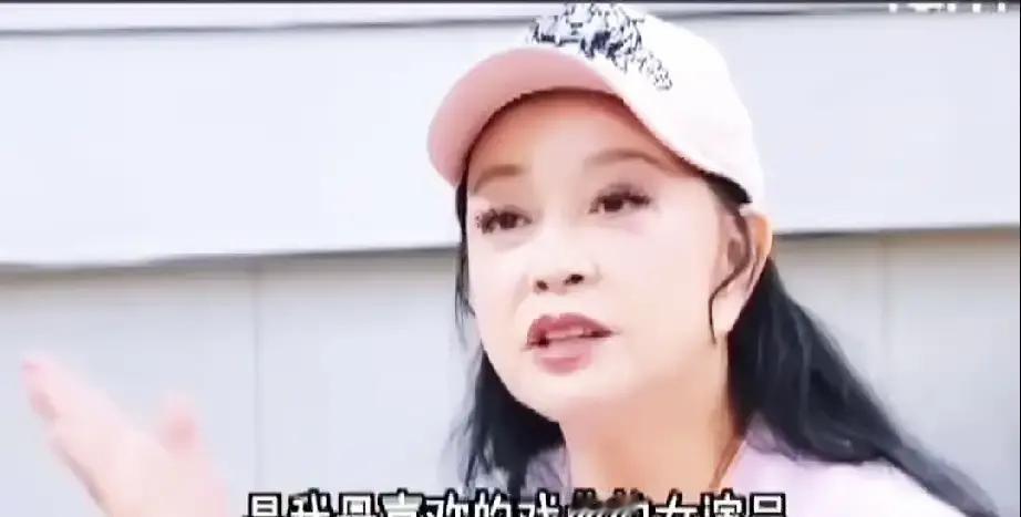 刘晓庆在《一路繁花2》里突然说最欣赏的戏曲演员是何赛飞，车里空气瞬间凝固。何赛