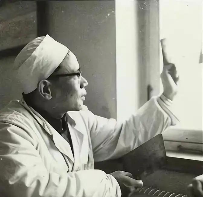 1950年，广西土匪被判死刑，为了活命，他交出了2张独门药方，谁知，2张药方，竟
