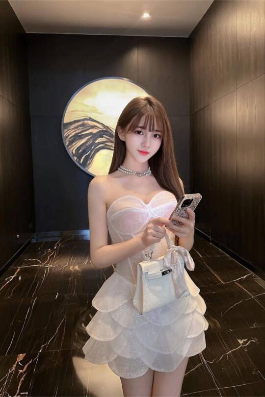 美裙白月光来了～白色系穿搭