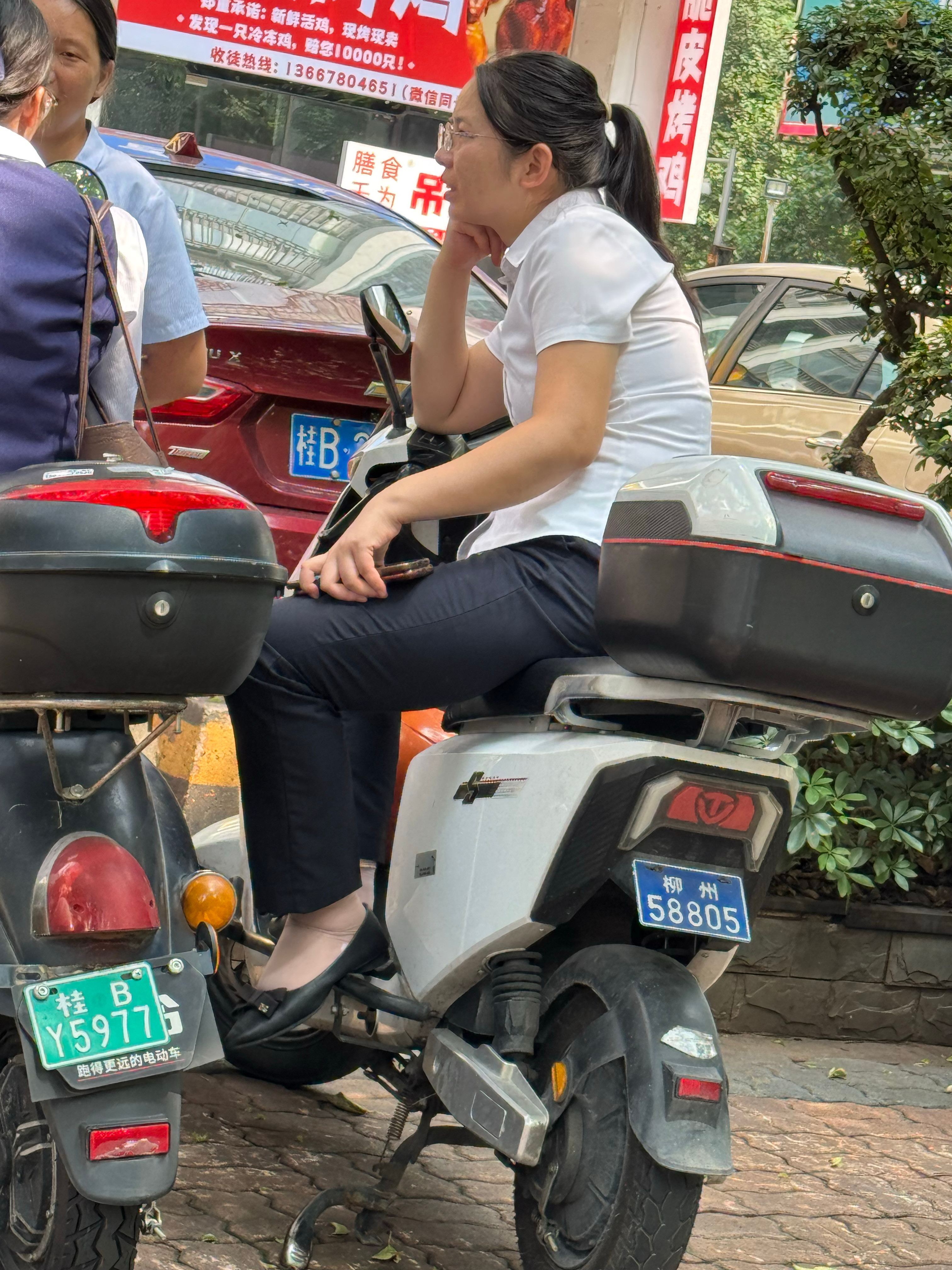 银行职员职业装穿搭03