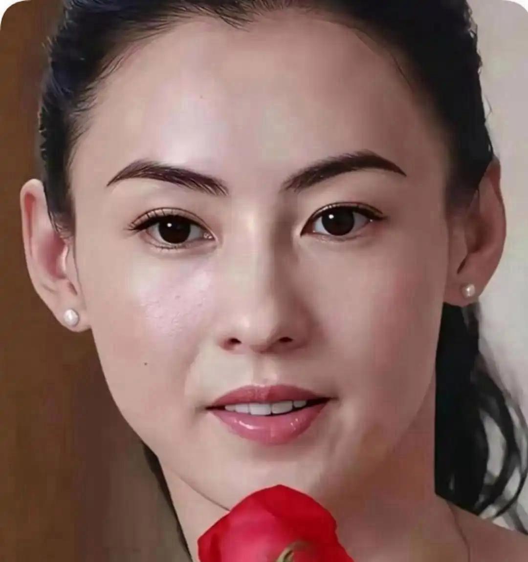 港媒爆出个大新闻，谢霆锋把一套价值3亿的豪宅过户给了张柏芝，给孩子们的抚养费，居然是王菲平常买包包花