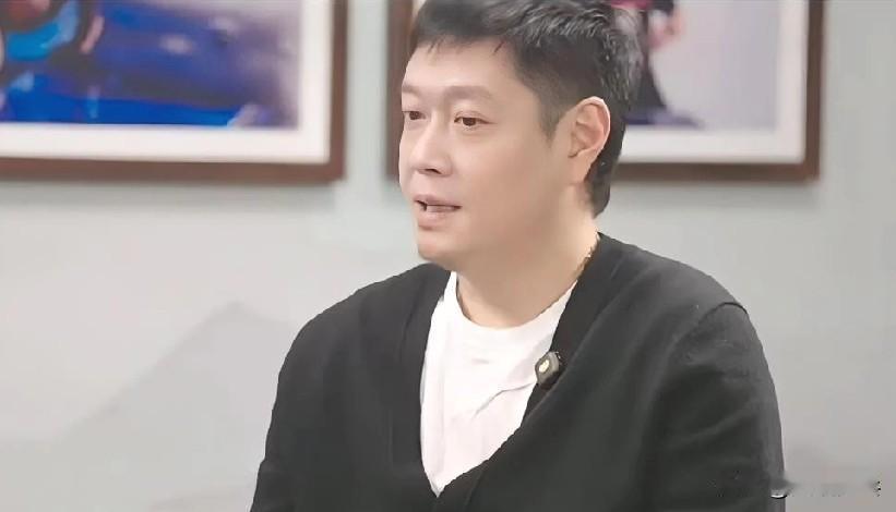 《贻起聊聊》问：除了您vlog里发过的内容之外，亚锦赛期间还有没有哪些趣事可以