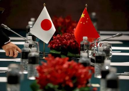 东大总是退，总是忍让，最让人头疼的是，东大从来没有灭亡日本的军事计划与准备，整个