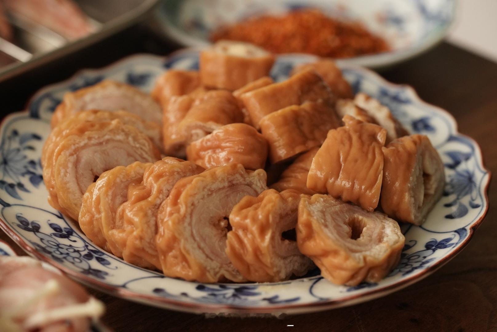 这周没去户外，雨一直下🌧️在家烤个肉，想念烧烤哇，喜欢烧烤无节制吃胖实在太不划
