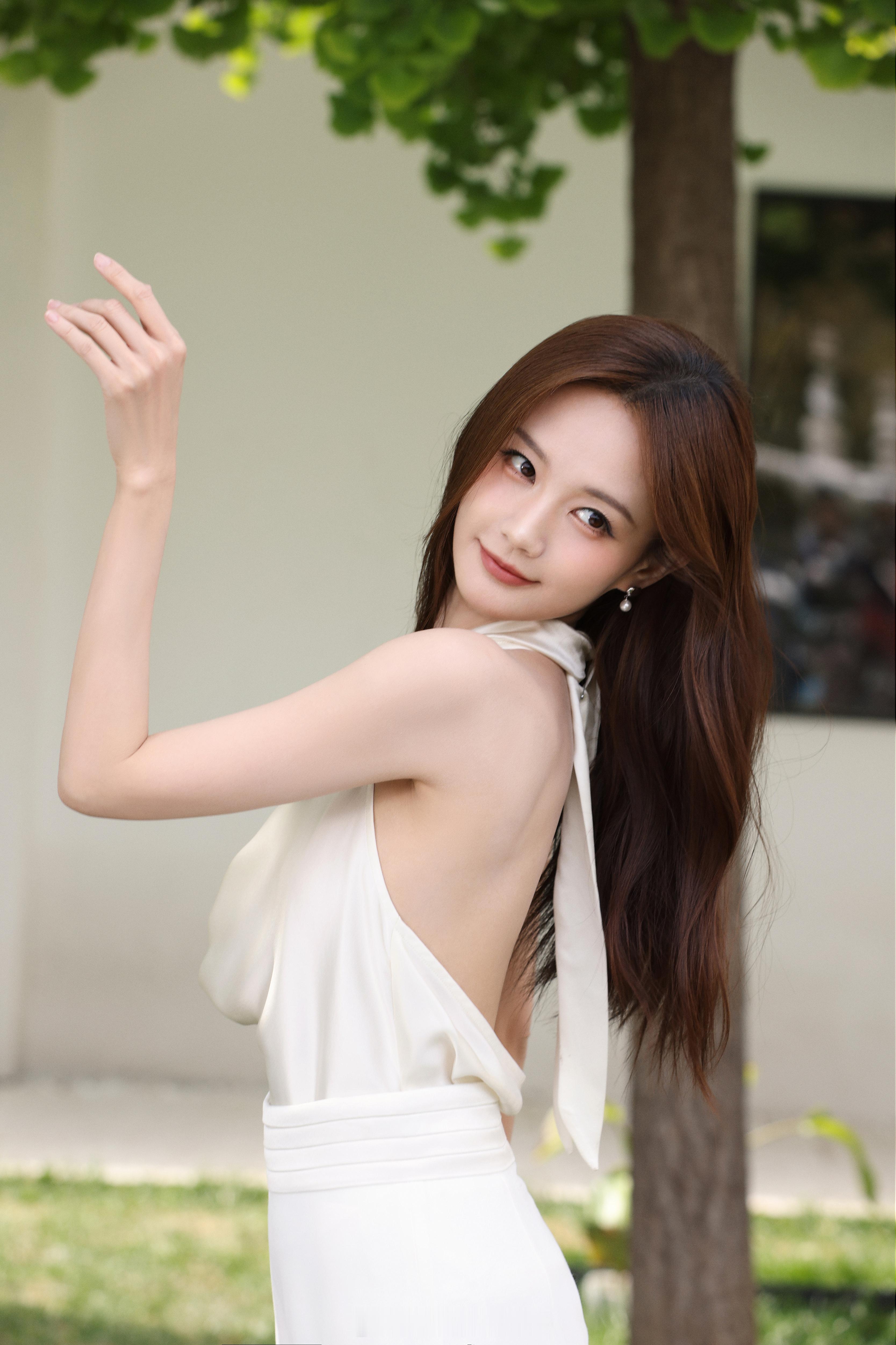 少女感和姐感并存好美的李一桐✨​​​