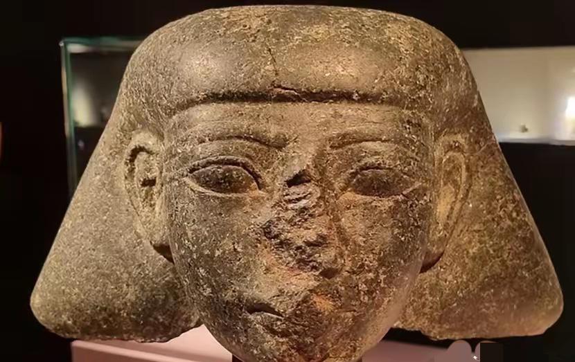 荷兰主动归还文物，这件事做得漂亮，值得西方国家学习。荷兰方面强调说：“不属于我们