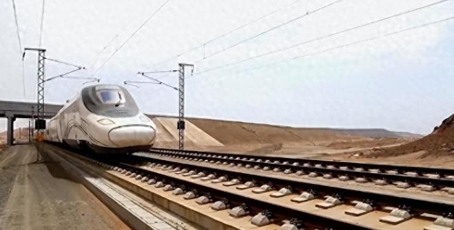 幸亏中国没中标！泰国高铁选择日本人建设，建成后让泰国欲哭无泪2014年泰国那