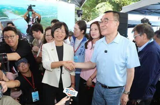 最新民调：李四川支持度40.0%、苏巧慧40.2%“新台湾智库”今天（16日