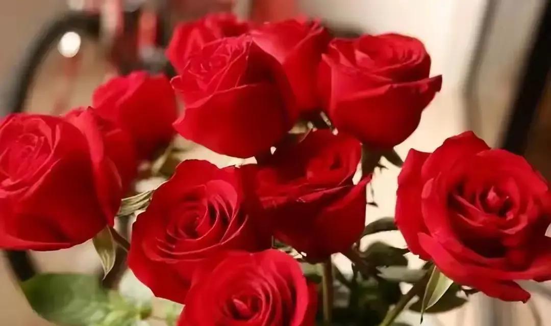 谈恋爱这事儿，总有那么几天，男朋友消息箱安静得像关机了，你心里直打鼓：他这是不稀