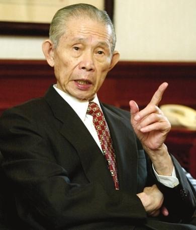 2008年，富商王永庆离世，子女在清点遗产的时候，意外发现父亲在瑞士银行有400