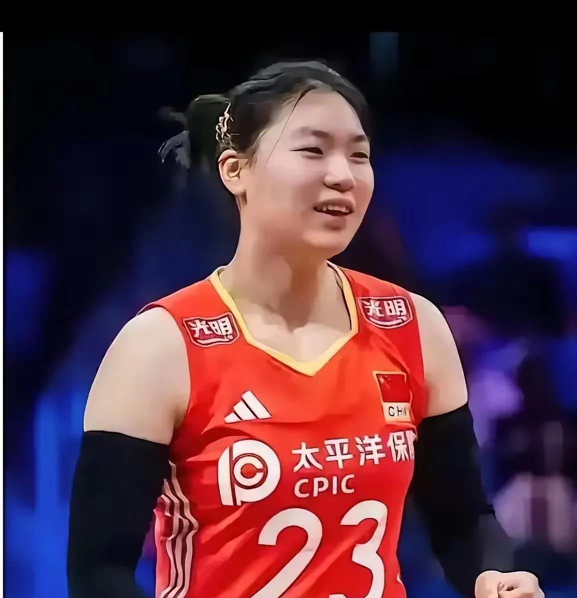 这个小孩很懂事惠若琪在解说排球比赛时说，她第一次看到张籽萱时，她还是