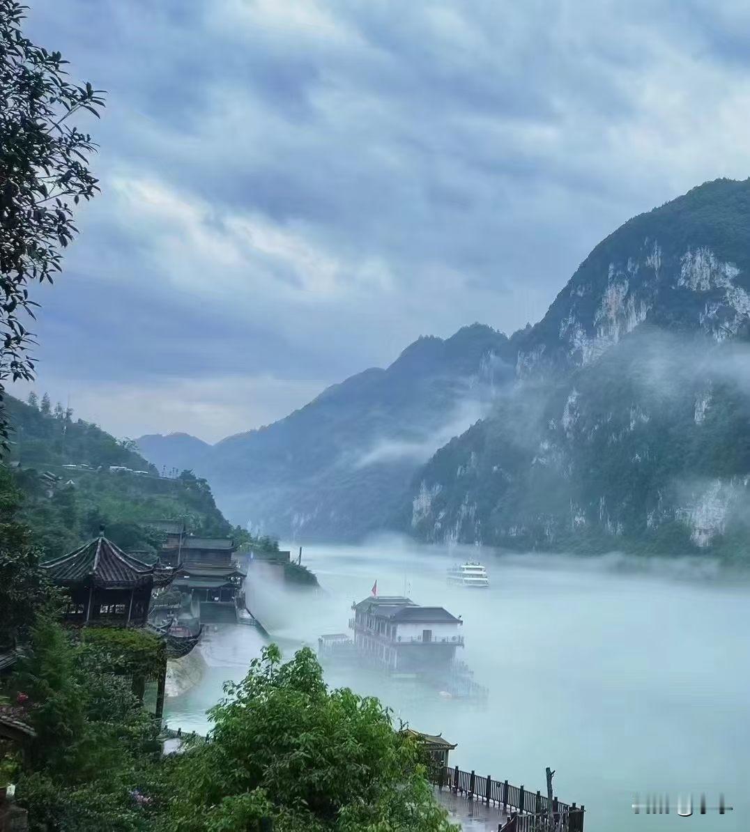 现在这借贷链条太可怕了。银行出钱，融资公司担保，网络平台放贷，催收公司暴力催