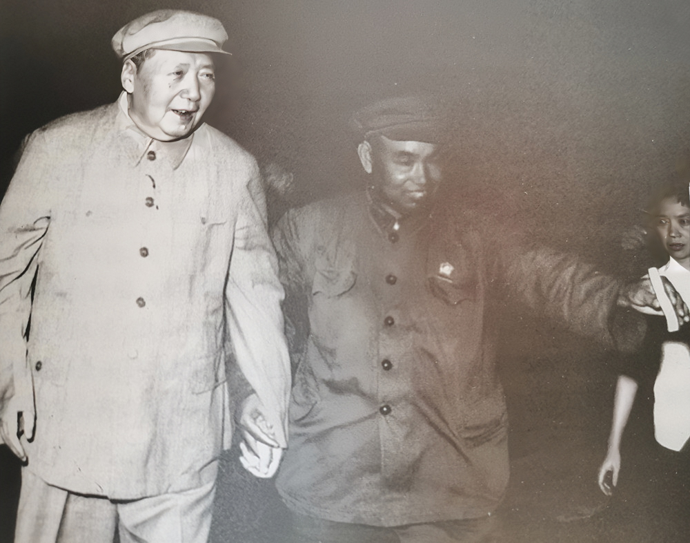 1968年5月，毛主席把几位元帅召集到一起，谈到了伍豪启事。毛主席说，敌人的报纸