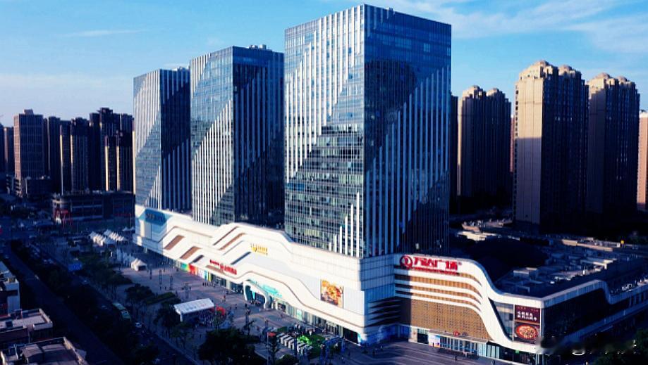 万达集团一次性出让48座商场，西安大明宫万达与榆林万达广场被列入其中。需要注意的