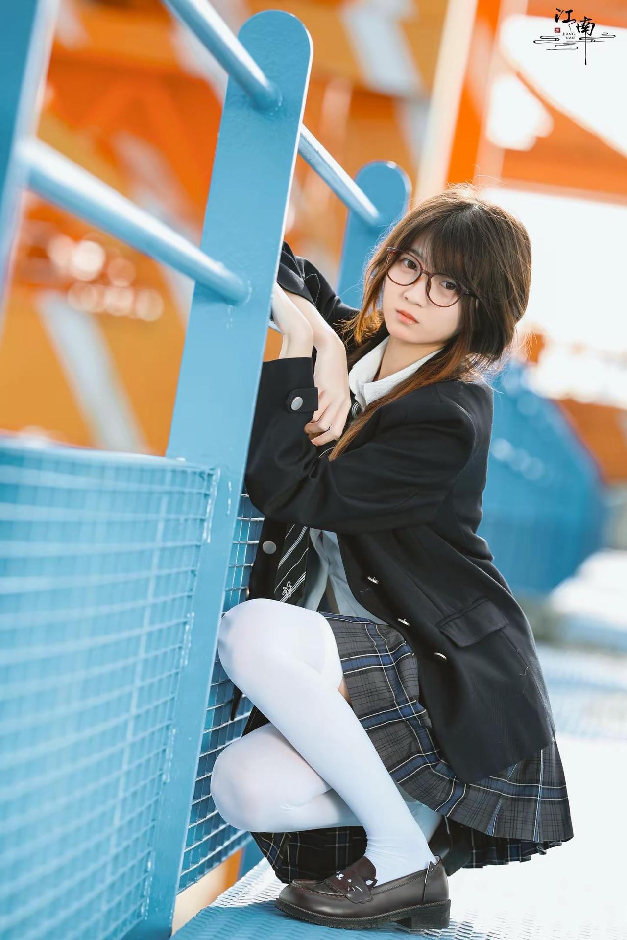 到底是谁在喜欢眼镜娘啊！时尚穿搭jk摄影约拍人像写真