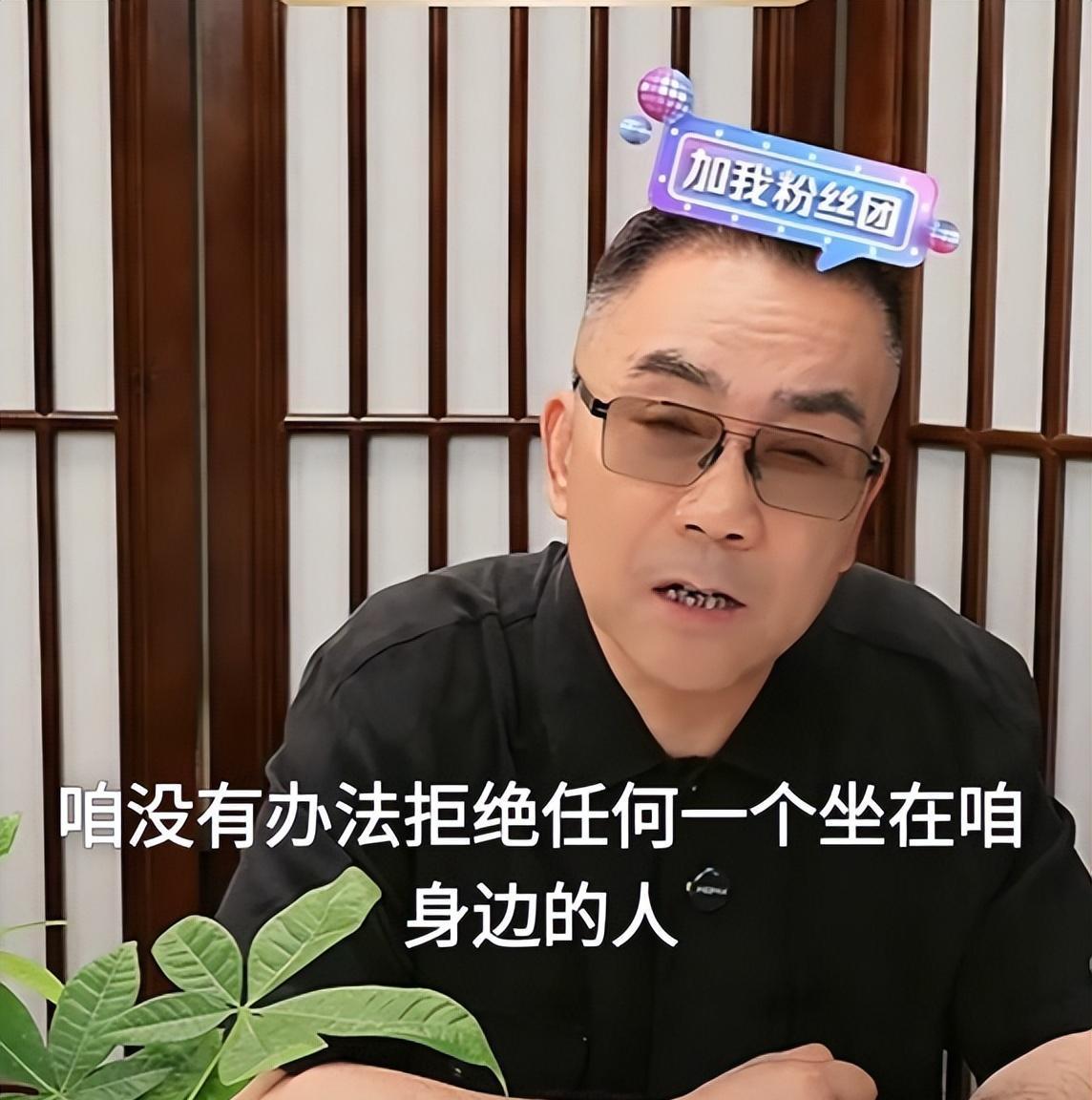 杨议赶在头七前直播，不为带货，而是要把那些传得沸沸扬扬的事当面说清楚。杨少