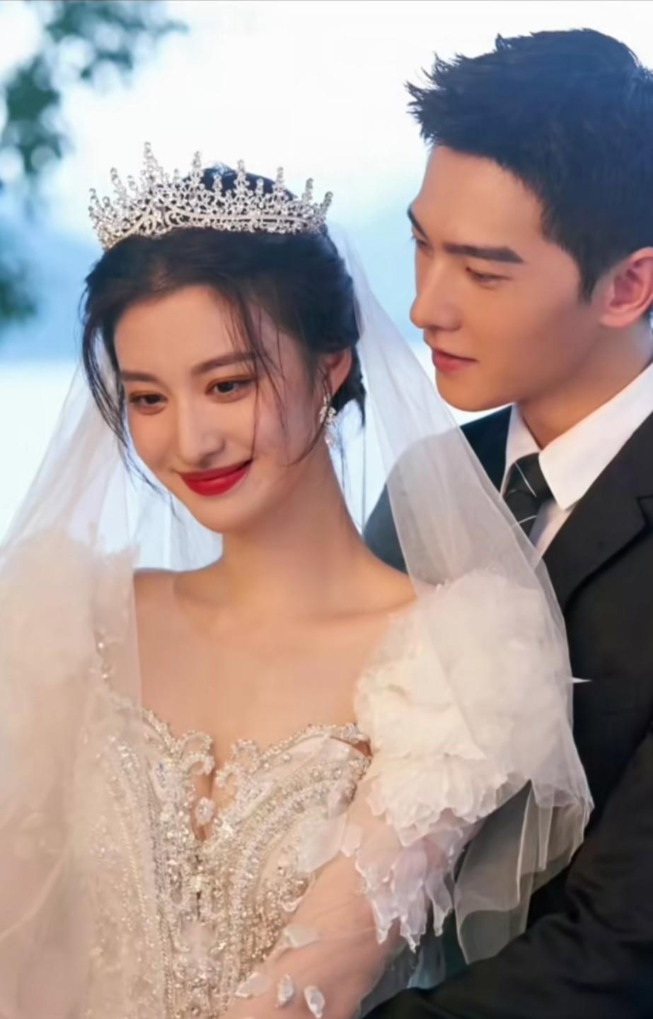 杨洋的老婆是谁呀？这也太漂亮了吧，杨洋真的太会选了，选了一个那么有夫妻相的老婆，