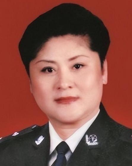 1988年，郑州火车站一位姑娘突然被三名大汉强行塞进了出租车，当车子在路口急刹的
