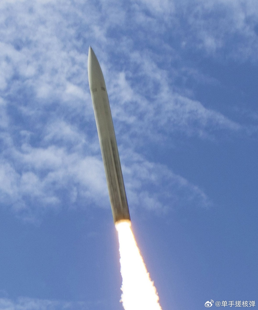 罕见画面，美国唯一成功的高超弹“暗鹰”试射近距离照片！在过去至少20年，美国研发