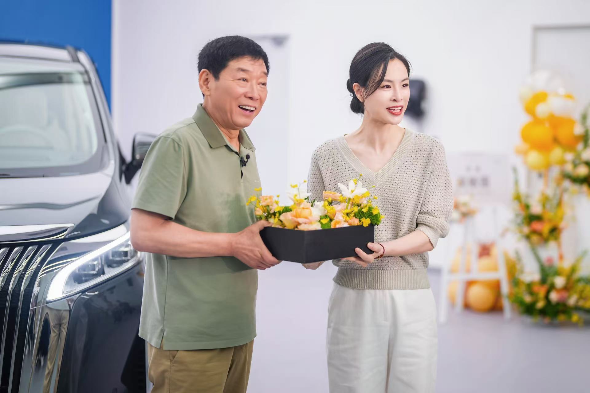 今天是520，魏总在上海亲自为全新高山的车主们交付新车，