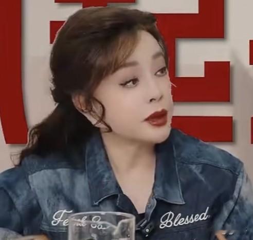 刘晓庆不能因为戏演得好就肆意妄为吧。她的行为严重败坏社会风气，影响极坏。你利用男