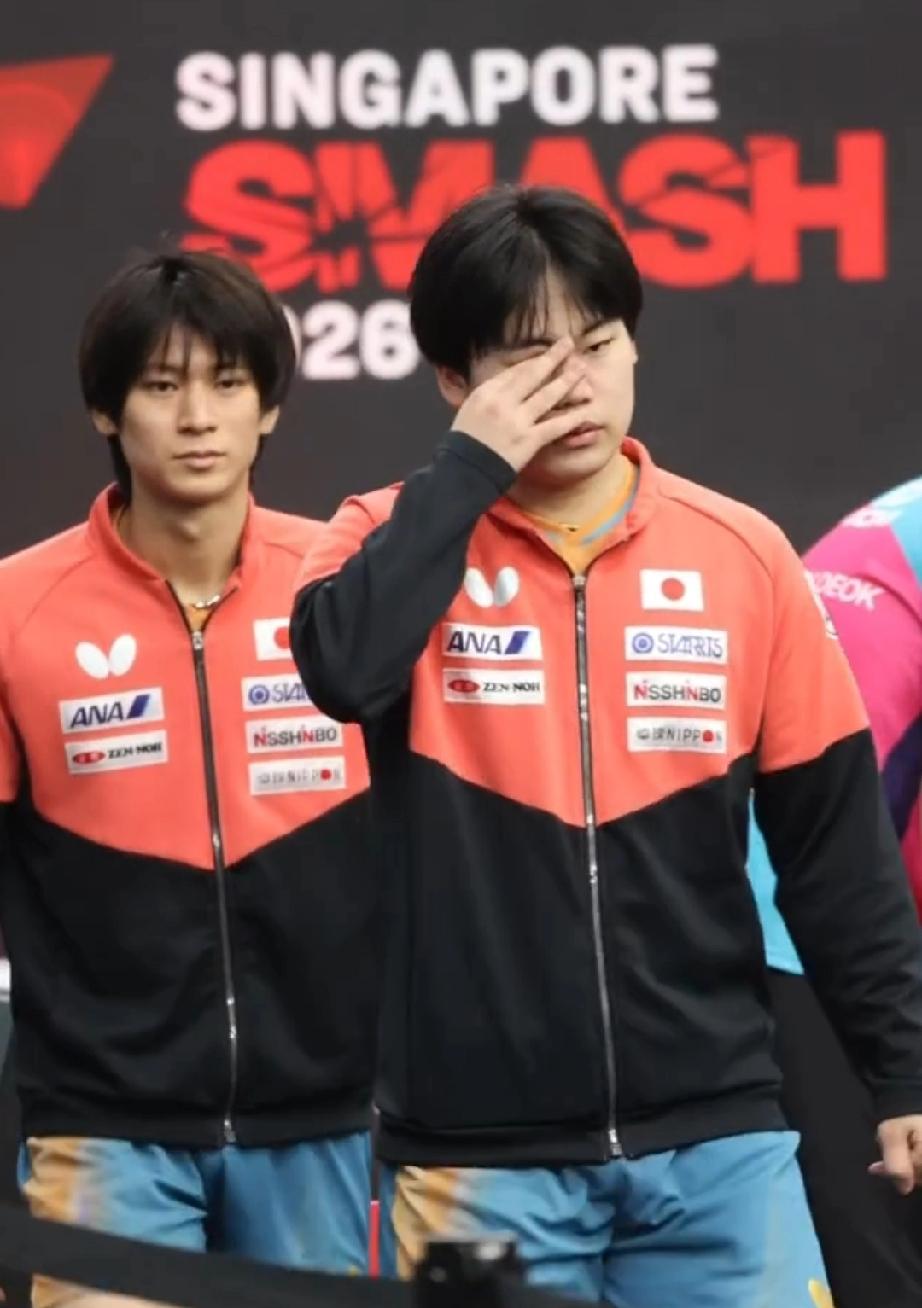 松岛辉空自己也感到很无奈！！这次新加坡大满贯本以为会拿个双打冠军回去的，可是