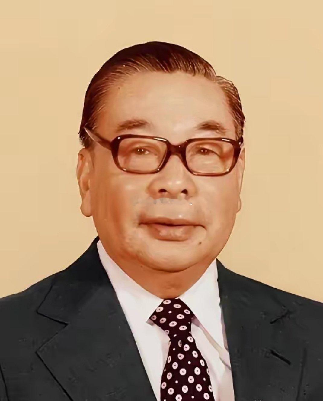 蒋经国为啥没把台湾传给儿子，反而选了李登辉？兄弟们，当年蒋经国明明有三个儿子，却