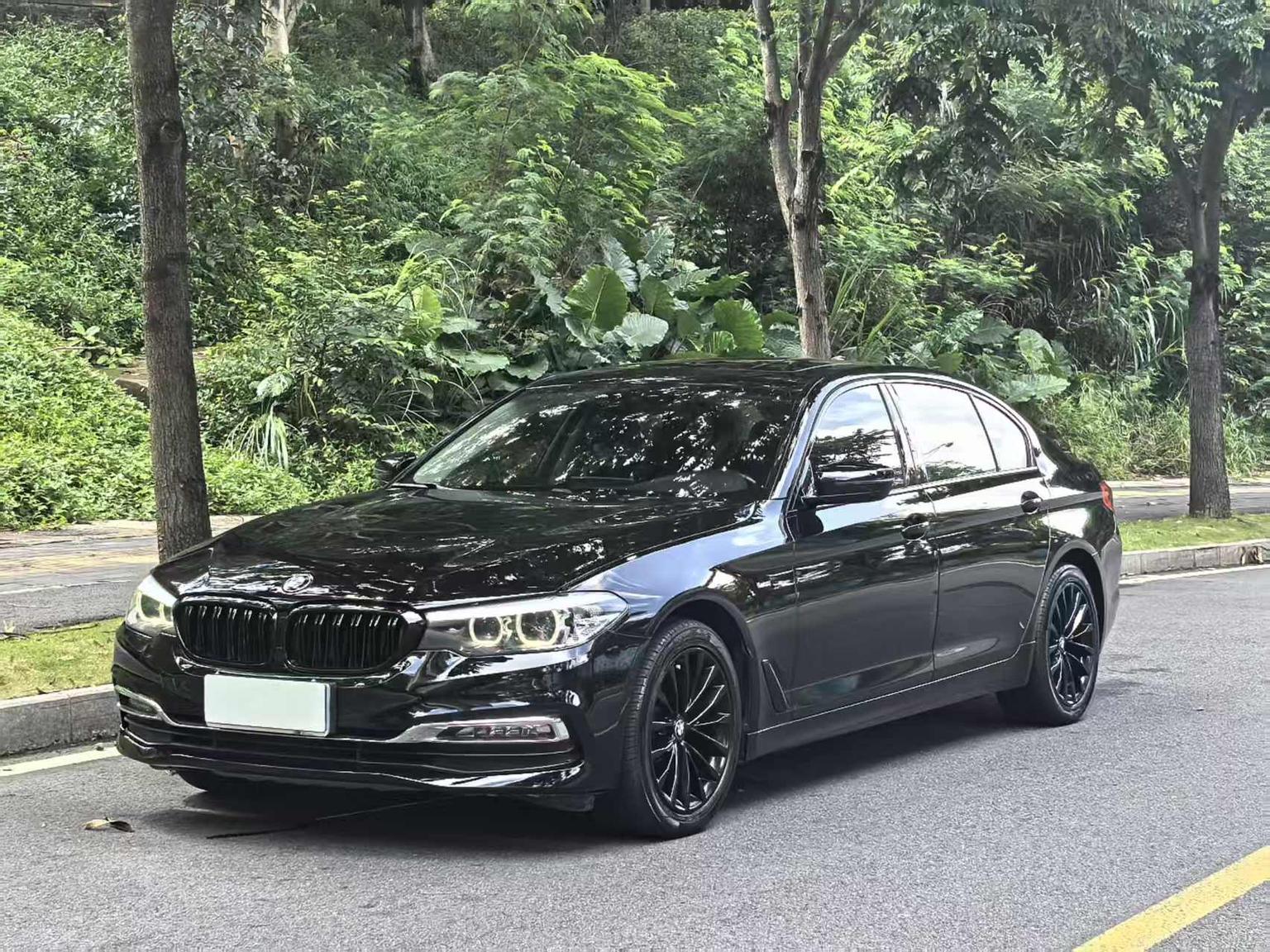 二手宝马5系别瞎买！14款白送都别要？这台才是真香王！兄弟们，今儿必须把宝马5系二手车给你掰扯明白。