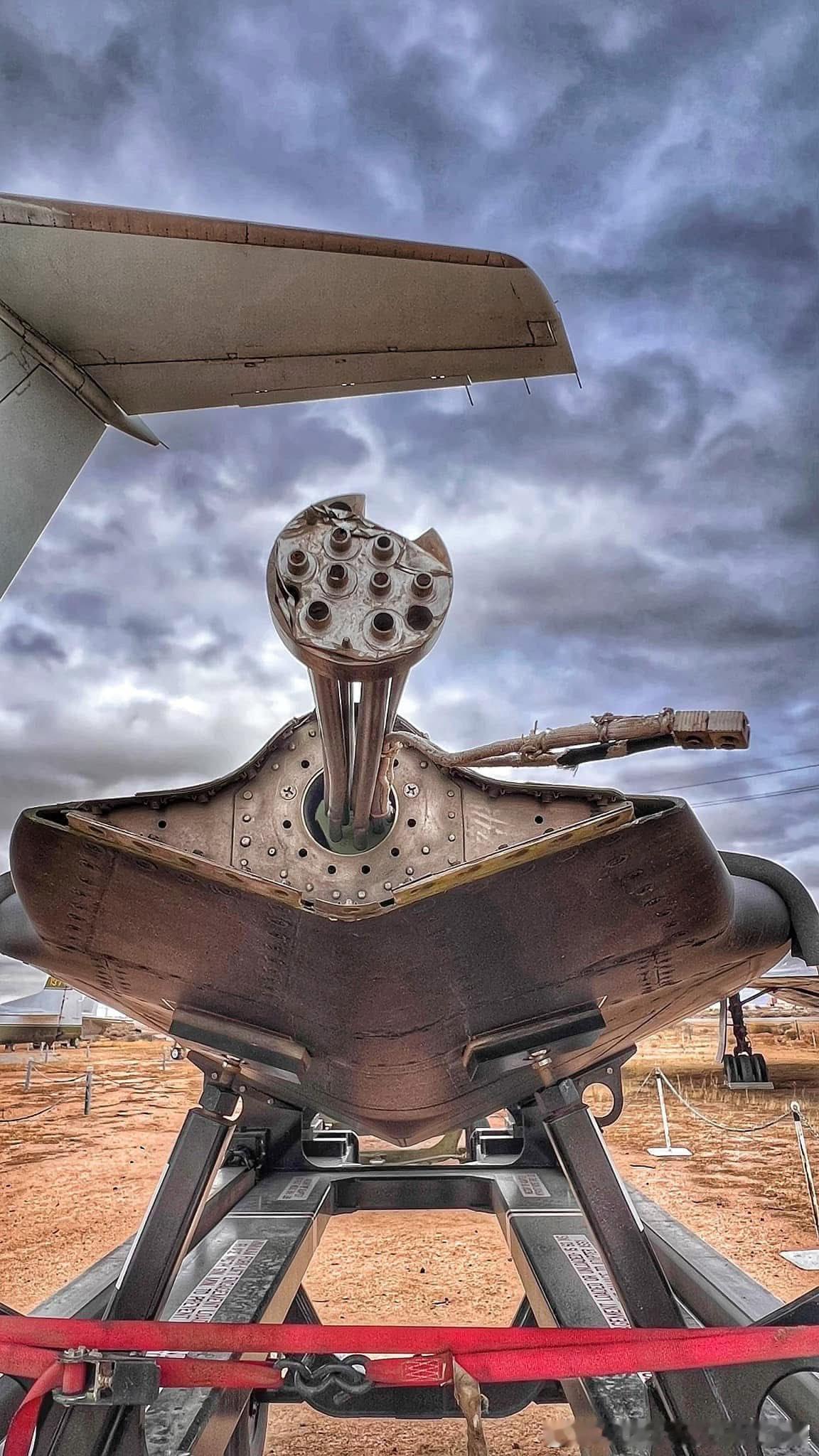 SR-71机鼻内的空速管结构