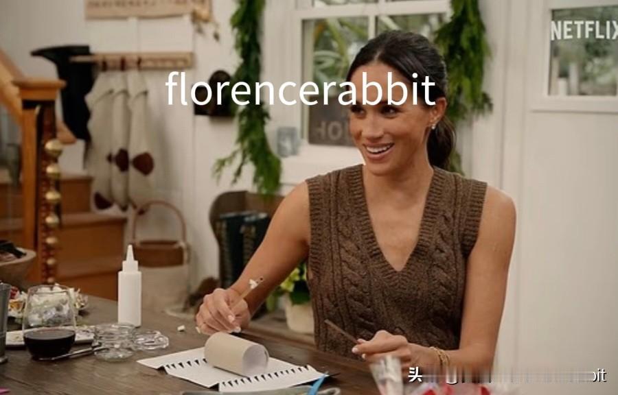 梅根又“跟踪”凯特！为了推销她的圣诞套装，她发布了一张麦克西的畅销书《男孩、鼹鼠