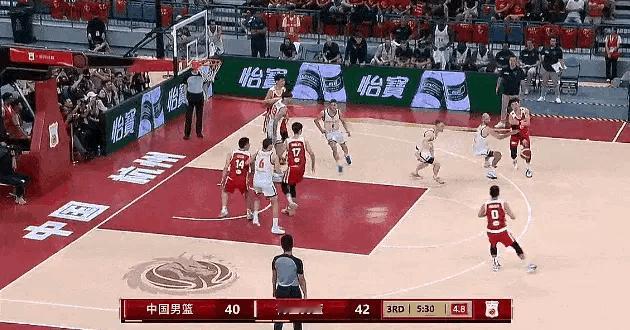 高诗岩百发百中砍13分！男篮第三节稳住局势，防守悍将成意外惊喜！中国男篮对阵