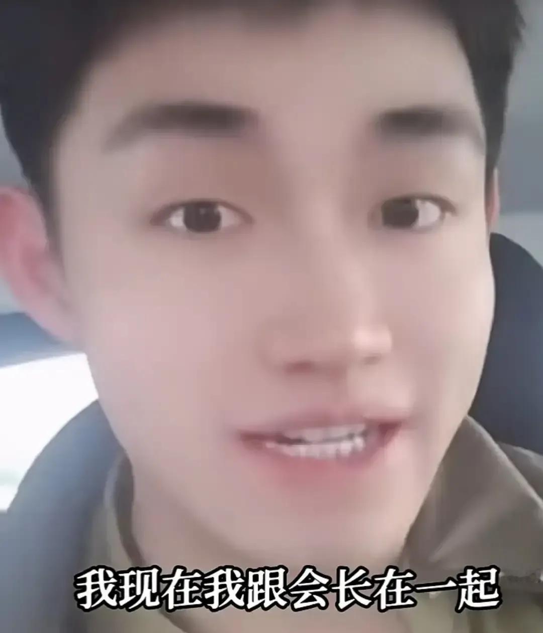 卖惨下跪，结果大规模掉粉。短视频的终极审判，不是眼泪，是数据。罗兰多直播跪雪