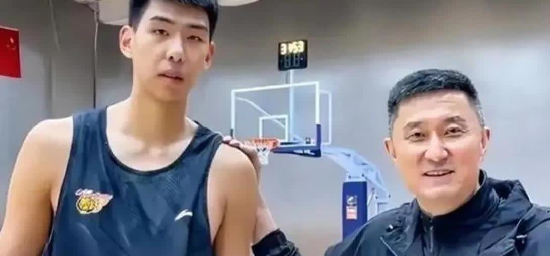 山东男篮可以拿下徐昕徐昕广东男篮球员年龄21岁身高2.2