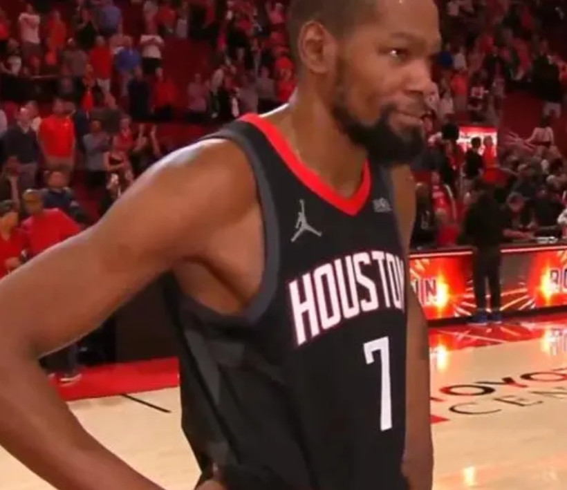 火箭，不是天天都有绝杀当杜兰特又来到5秒接球，火迷又是热血沸腾，心提到嗓子眼，